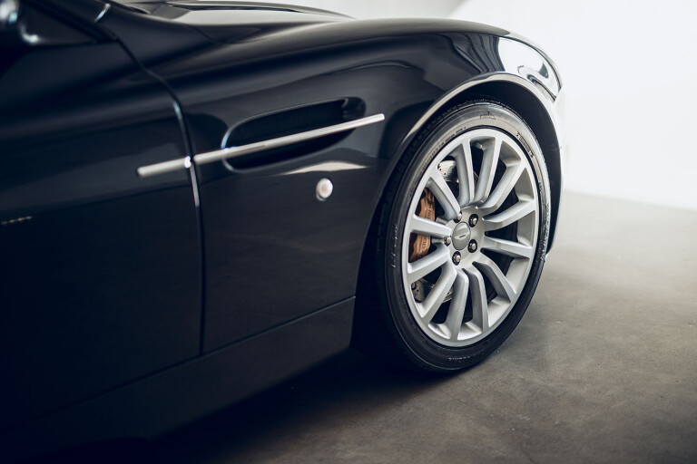 Aston Martin Vantage V12 wheel