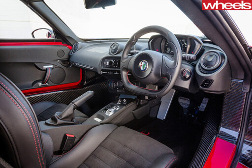 Alfa -Romeo -4C-interior