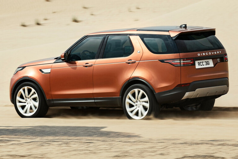 Land Rover Discovery 2017 Side Rear Dynamic Jpg