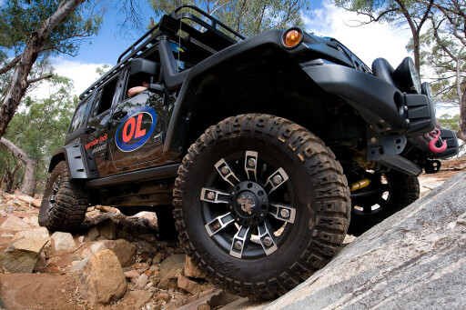 Opposite-Lock-equipped-Jeep-Rubicon-wheels.jpg