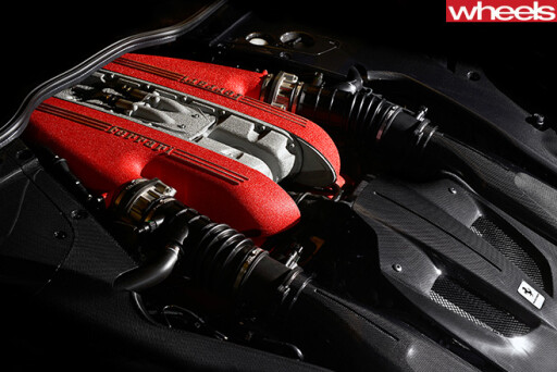 Ferrari -F12-tdf -engine