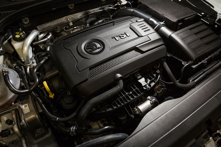2017 Skoda Octavia RS230 engine