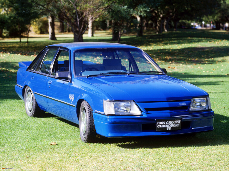Blue Holden VK Commodore