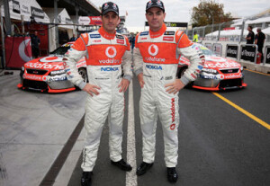 Whincup and Lowndes to stay at Vodafone until 2012 at least