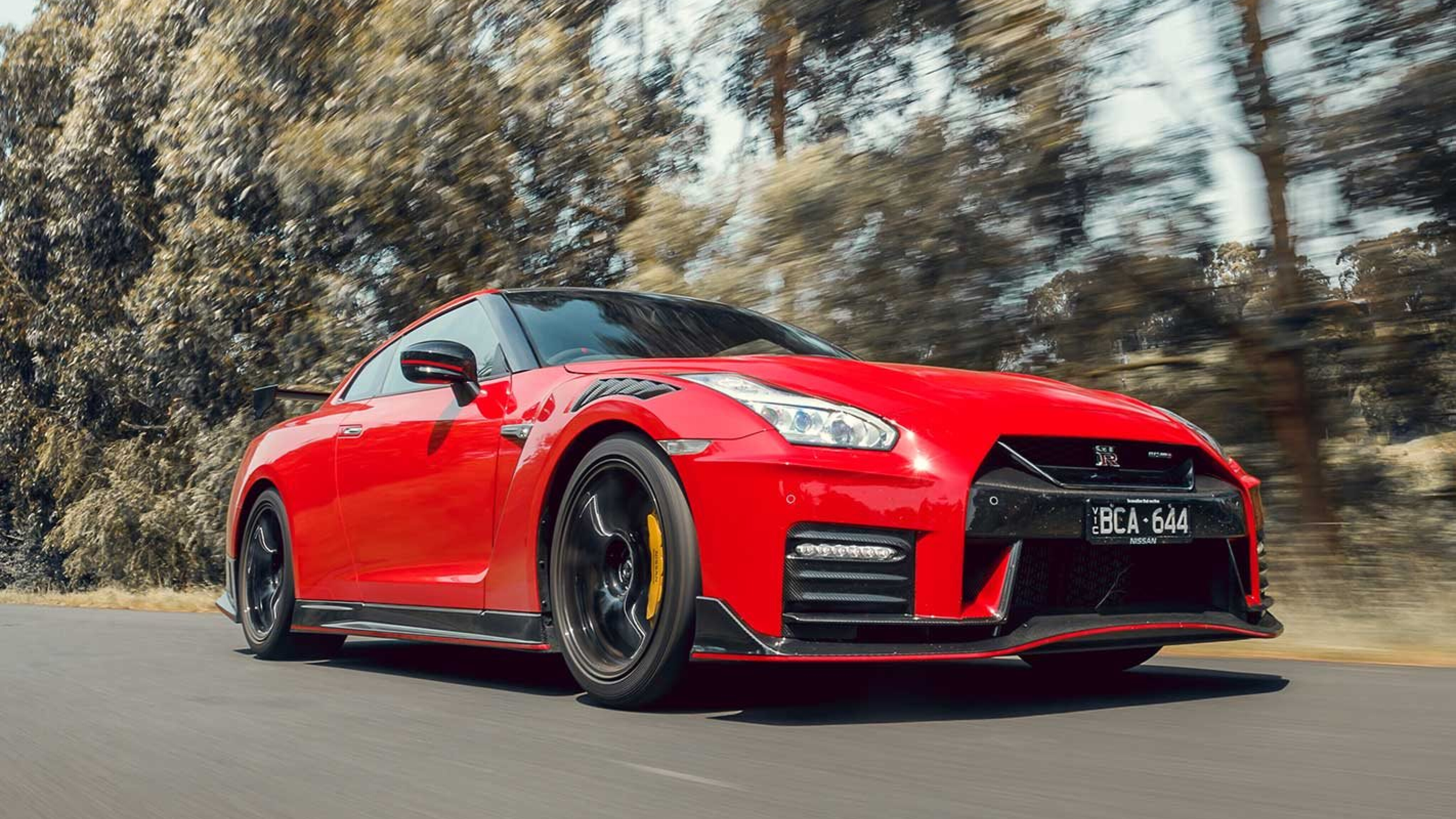 The 2020 Nissan GT-R Nismo is a 600HP Race Car You Can Drive Every Day  (In-Depth Review) 