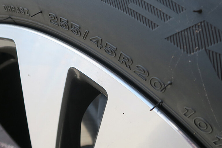 Car size markings