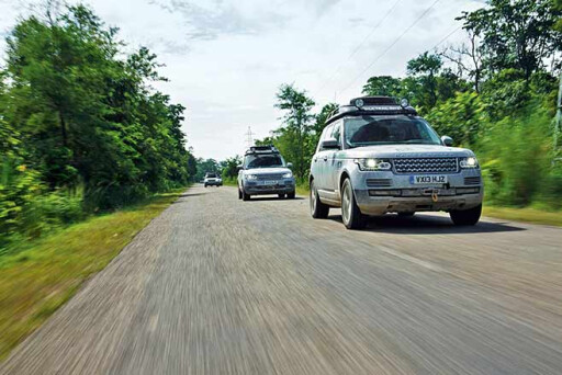 Range-Rover-Hybrid---India-to-Nepal-drive-on-the-road