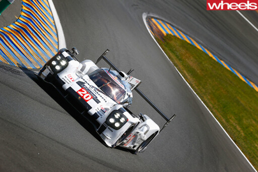 Mark -Webber -Porsche -driving