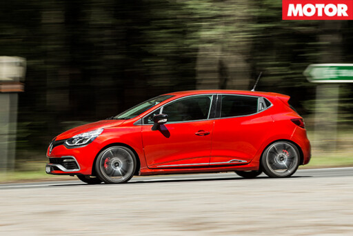 Renault Sport Clio Trophy side driving