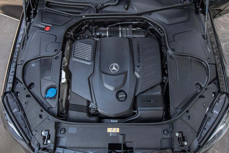Mercedes-Benz ditches V6 engines