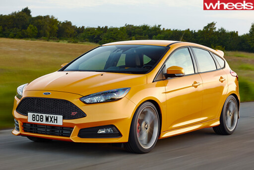Ford -Focus -ST-front -yellow