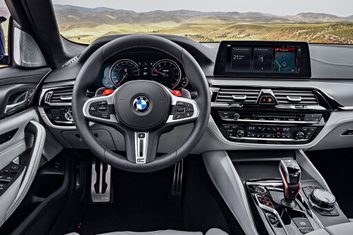 2018 BMW M5 steering wheel