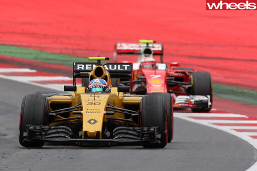 Renault -F1-race -car -driving