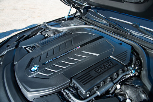 2017-BMW-M760Li engine