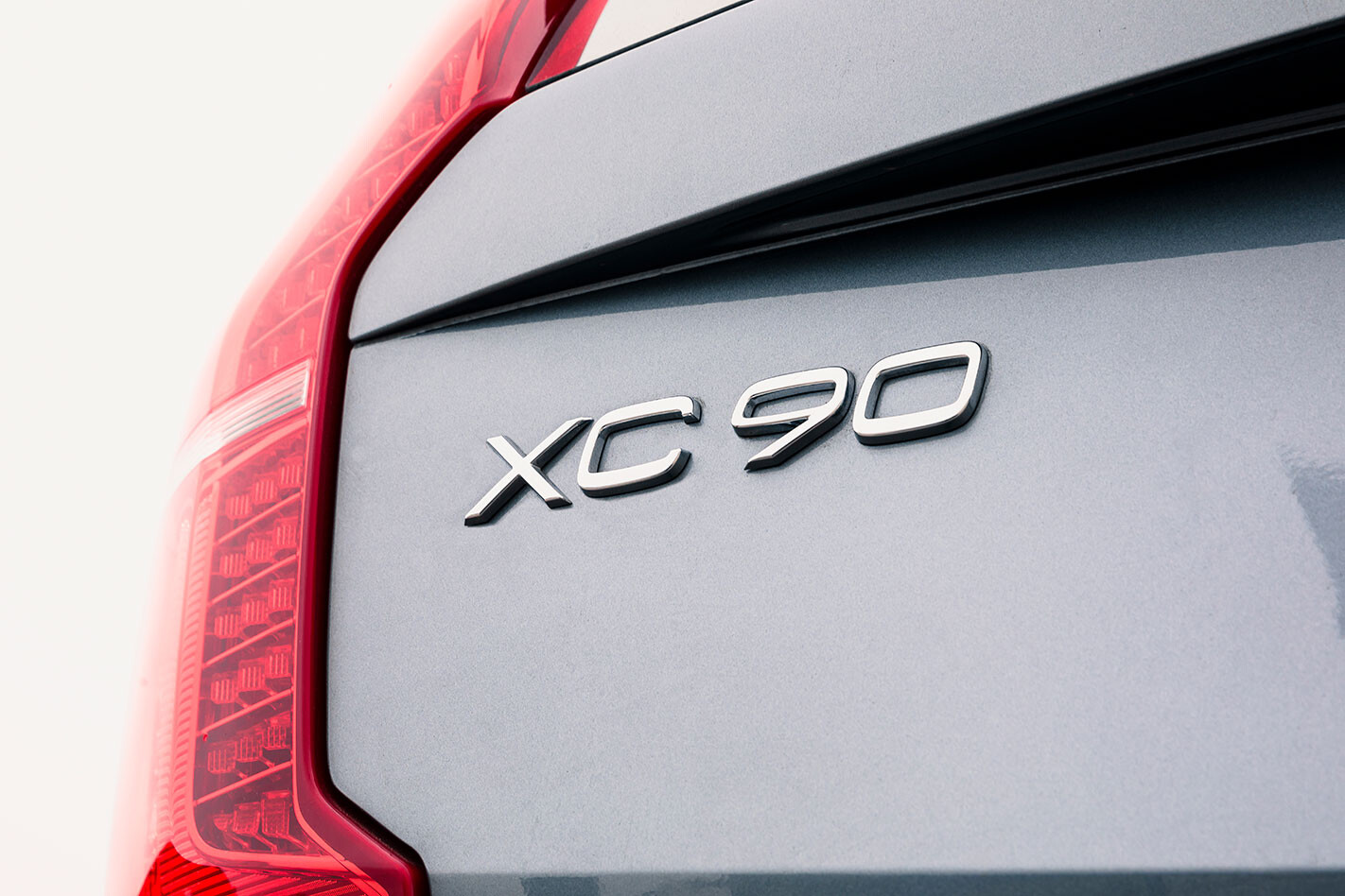 Volvo slashes prices of XC90 large SUV
