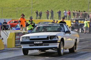 250CI SIX-CYLINDER FORD XF UTE AT DRAG CHALLENGE