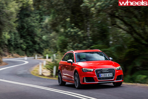 Audi -leads -pack -driving