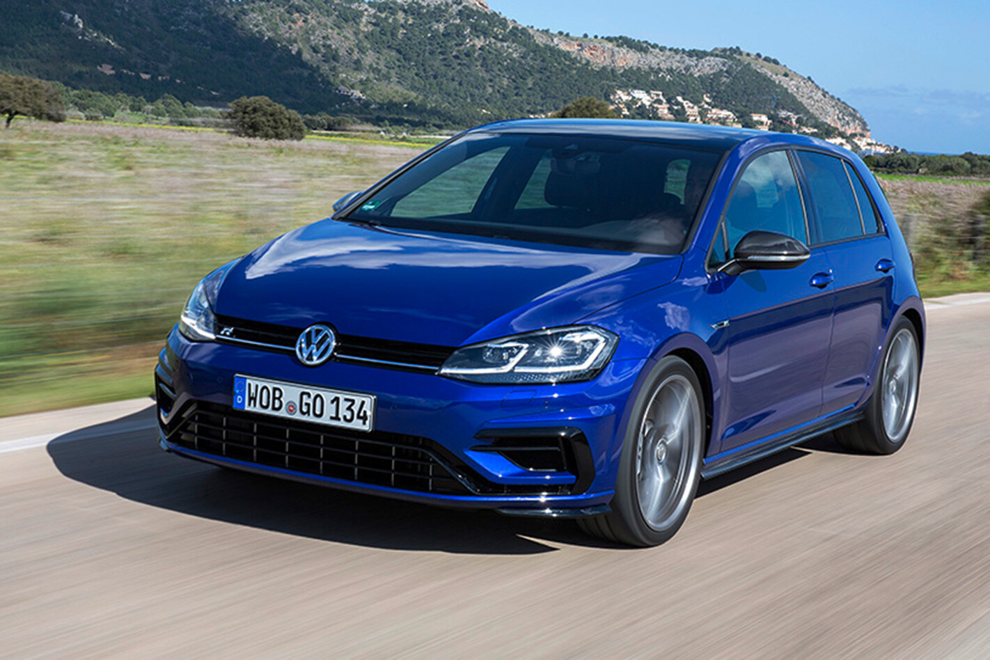 2017 Volkswagen Golf range to add R-badged wagon