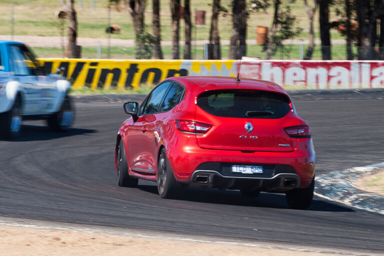 Clio Rs 200 Embed Jpg
