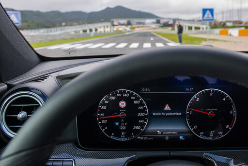 Mercedes -Benz -semi -autonomous -driving
