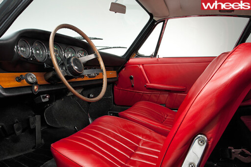 1964-Porsche -911-interior