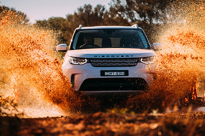 2017 Land Rover Discovery pricing and features