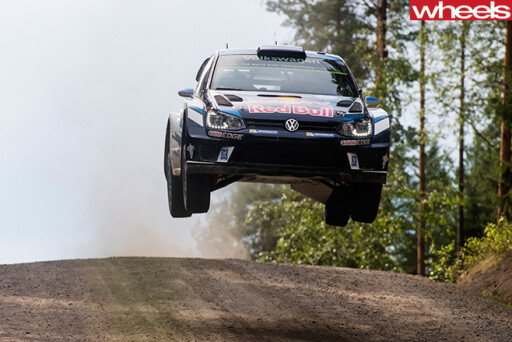 Volkswagen -Polo -R-jumping