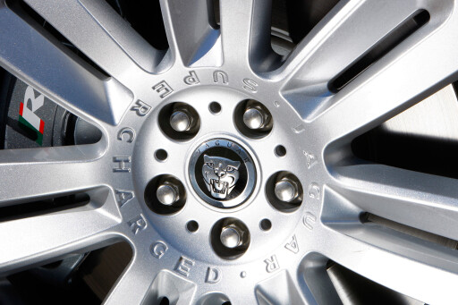 2009 Jaguar XF-R review hubcap