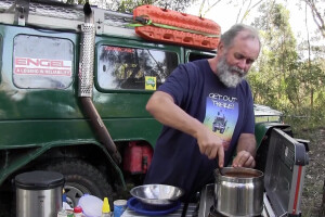 Bush cooking with Roothy: Chilli beef