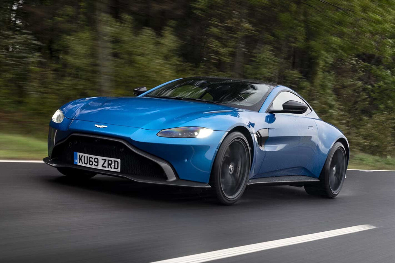 Dyrke motion Elastisk barndom Aston Martin Vantage manual 2019 review