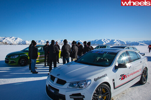 HSV-Ice -drive -experience -drfiting -day -in -cardrona -snow -fields -new -zealand