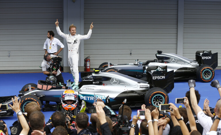 Nico Rosberg celebrates win at Japanese F1 Grand Prix