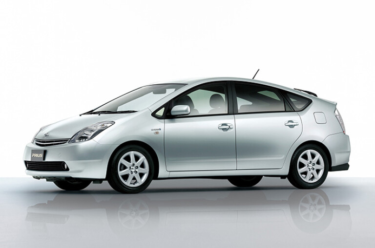 Archive Whichcar Media 8167 Toyota Prius 2nd Generation