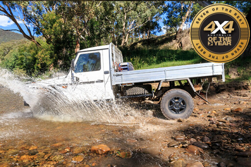 Mercedes-Benz G-Professional G300 water driving