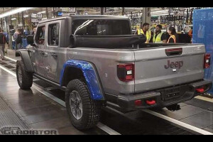 First 2020 Jeep Gladiator production line