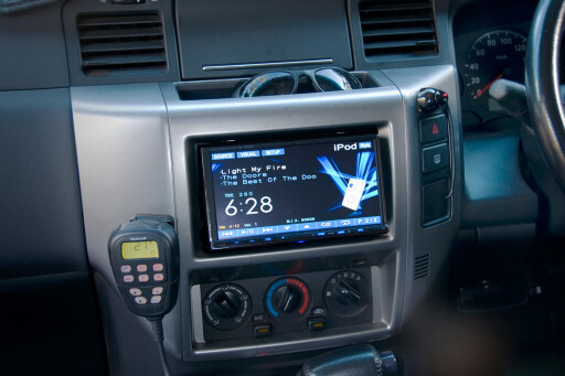 2005-Nissan-Patrol-GU-radio