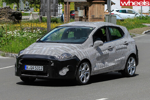 2018-Ford -Fiesta -spy -pic -front -side