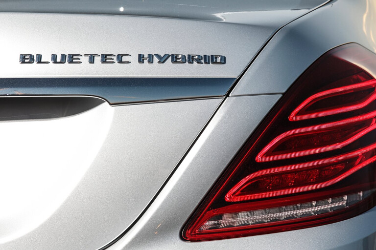 Mercedes Benz plug-in bluetec hybrid s300