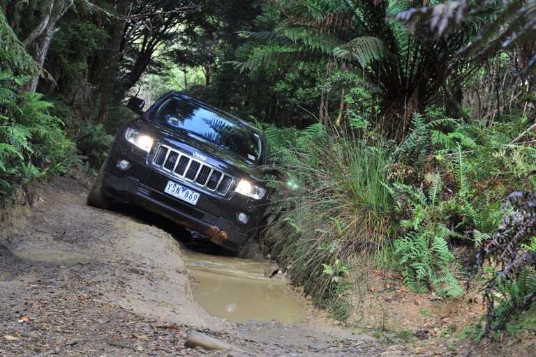 Jeep 4x4 offroading