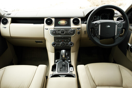 2011 Land Rover Discovery 4 interior.jpg