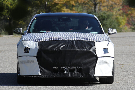 2017-Ford -Mustang -Spy -shot -front