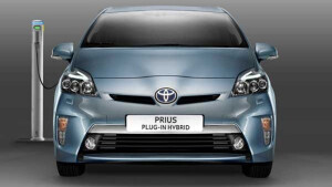 2012 Toyota Prius Plug-in promises 1.8L/100km