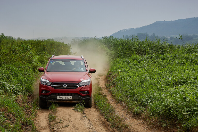 Ssangyong Ute Front Track Jpg