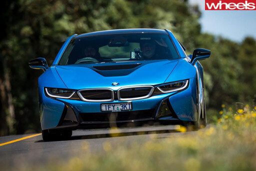 BMW-i 8-driving -front -side
