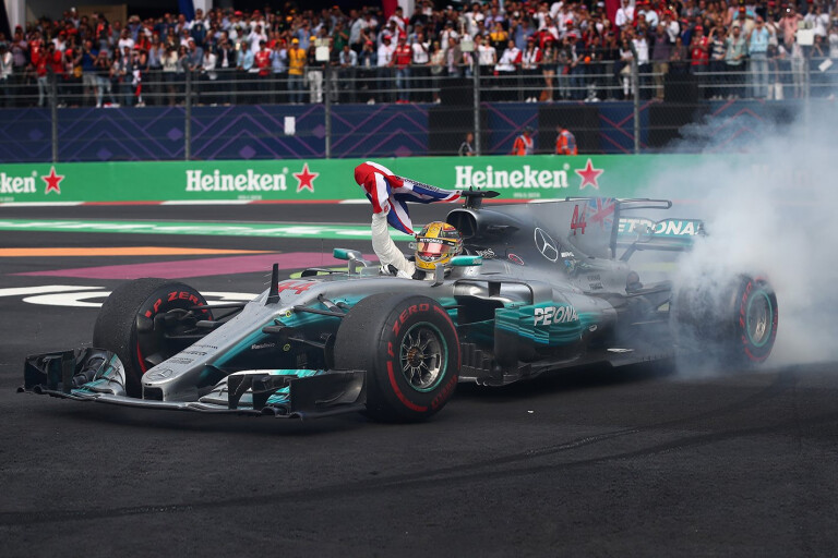 Formula 1 – Verstappen wins, Hamilton secures fourth world title