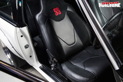 Holden -lx -torana -ss -hatch -interior -seats
