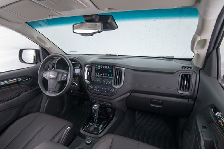 2017 Chevrolet Colorado interior