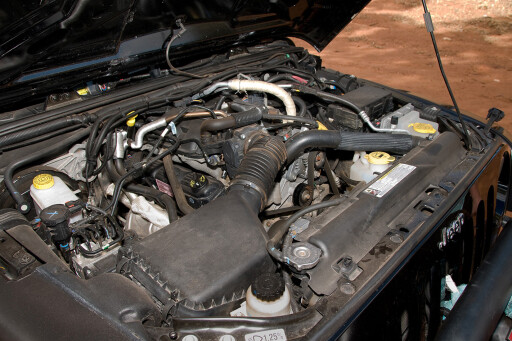 Opposite-Lock-equipped-Jeep-Rubicon-engine.jpg