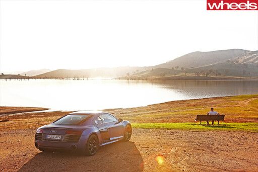 2013-Audi -R8-Rear -sunset -at -lake