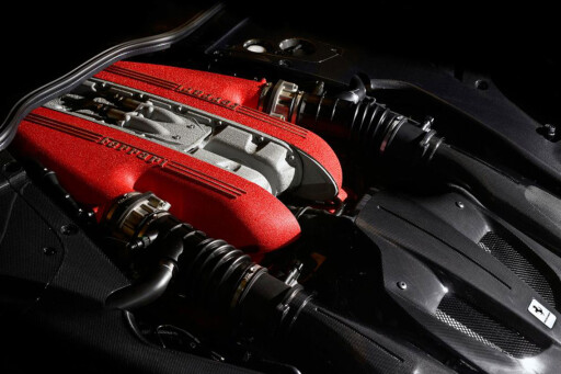 Ferrari -F12tdf -engine